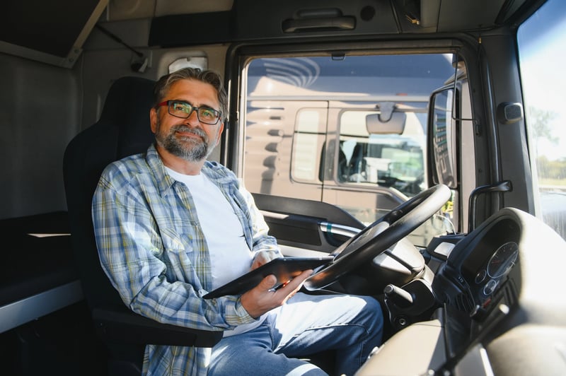 professional-semi-truck-driver-wheel-classic-truck